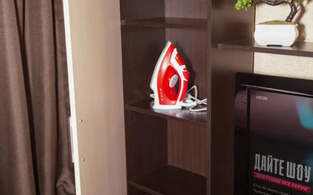 Kvartira Prostornaa i Uutnaa Odnokomnatnaa s Krovat'u i Divanom v ZK Novyj Svet