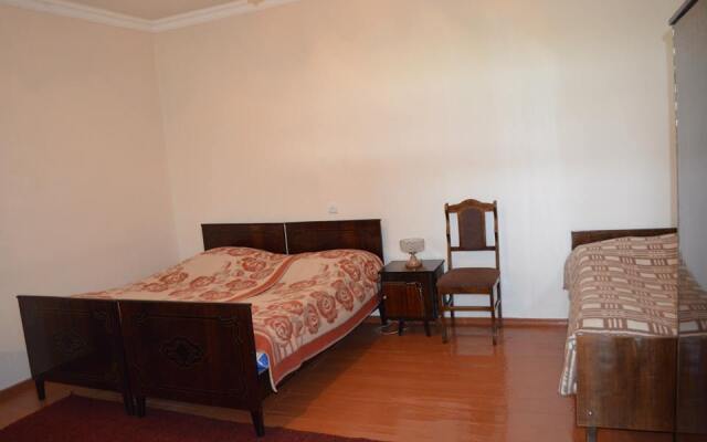 Aspet Guest House