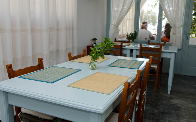 Karanasos Hotel