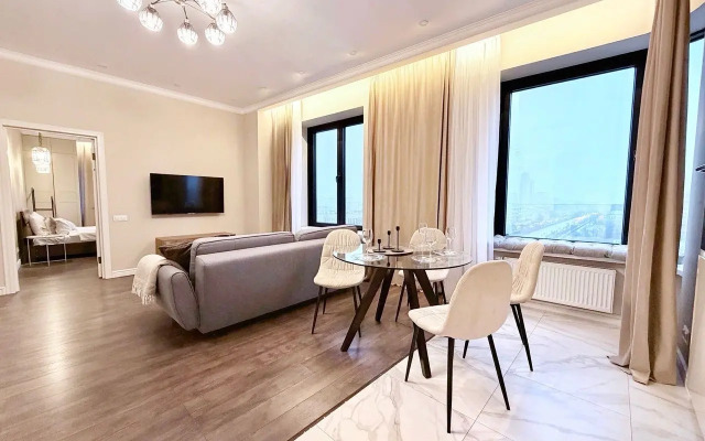 Квартира Просторная 3-комнатная в ЖК Бизнес Класса Царская Площадь