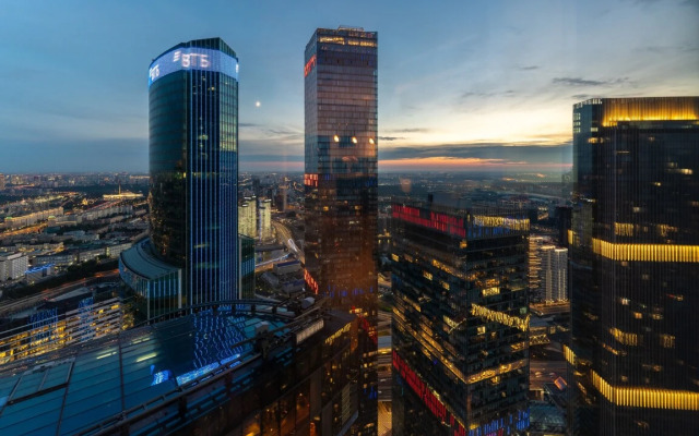 Romantic apart on 71 floor