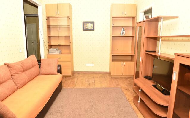 Na Pushkinskoy Flat