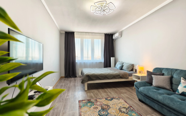 Uyutnaya S Dizaynerskim Remontom I Shikarnym Vidom Flat