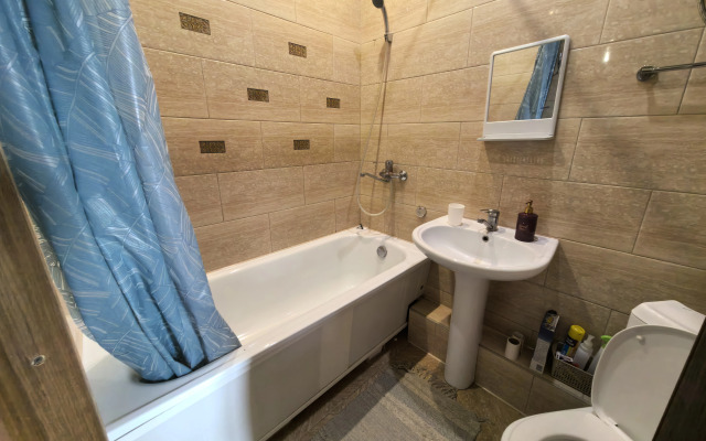 Trekhkomnatnye Apartments