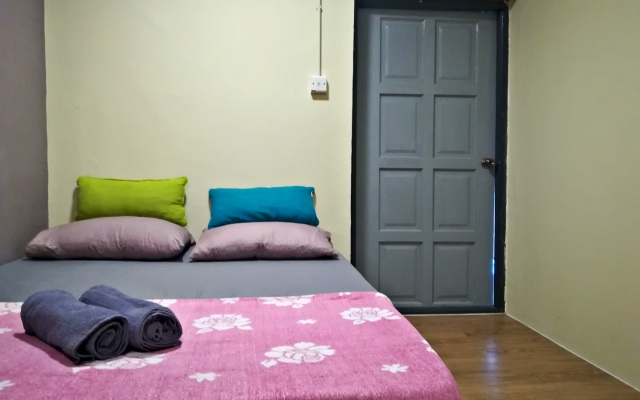 Quiik Cat Mini-Hotel