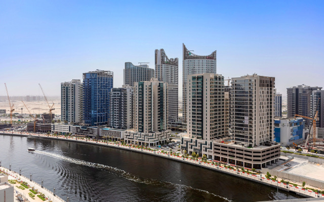Апартаменты Dubai Canal view at DAMAC Maison Prive