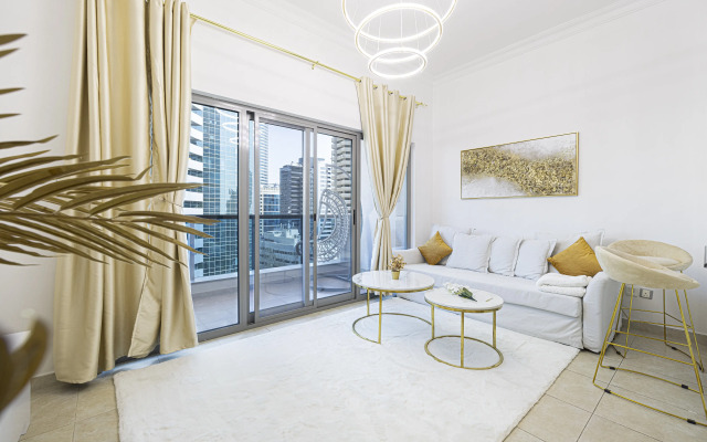 Luxury and Spacious Full Marina View Flat