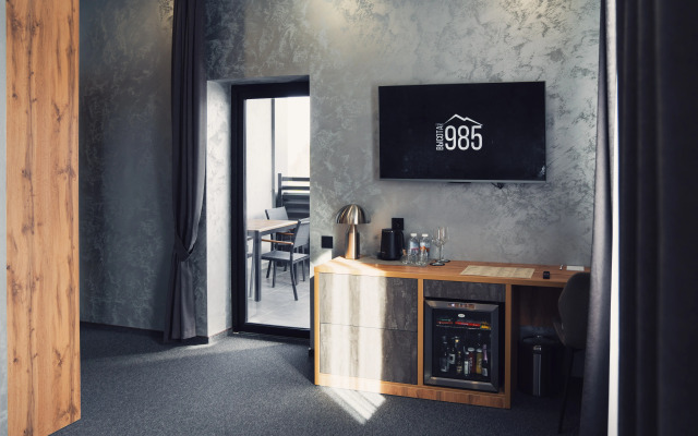 Hotel "gornaya Vysota 985"