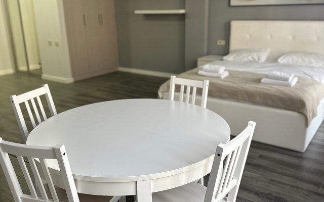 V Belom Apartments