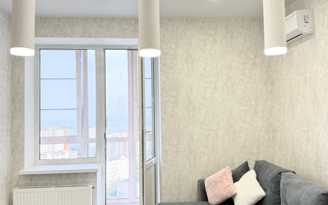 Shikarnaya S Neveroyatnym Vidom Na Volgu I Gorod Flat
