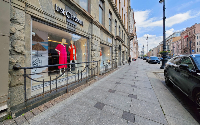 Nevskiy 156a Living Quarters