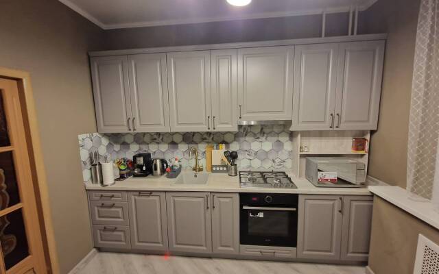 U Pushkinskogo Teatra Tsentr Flat