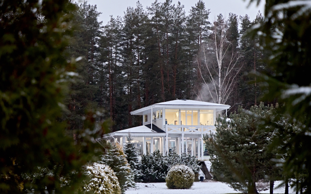 Частный дом Вилла Лаванда с камином у озера