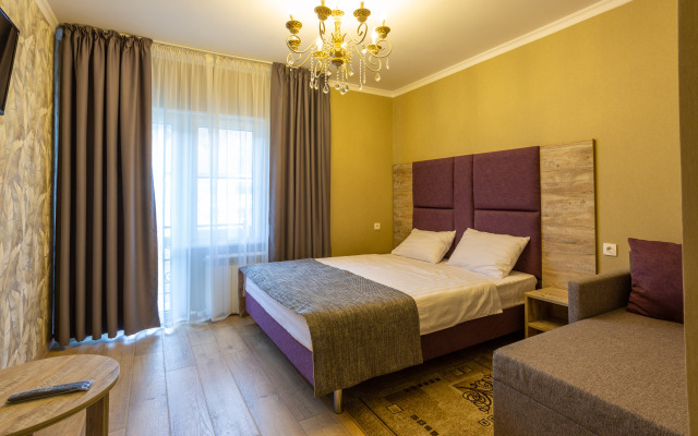 Lavina Guest House