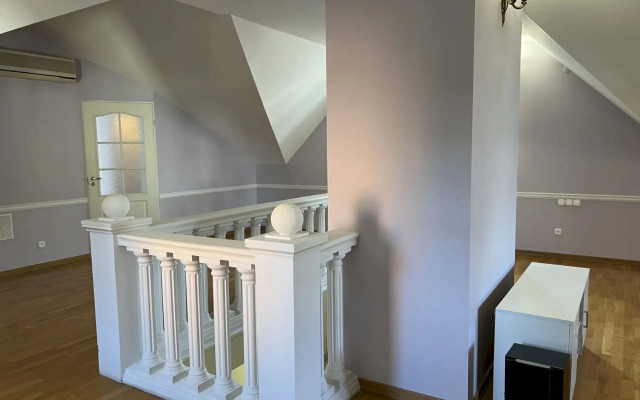 Частный Дом 327 с Бассейном и Видом на Горы