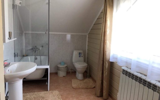Kottedzhi v Arendu Beregovaya 40 Guest House