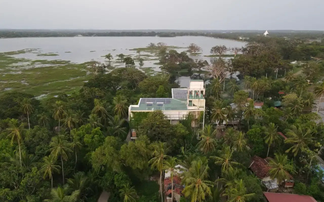 Rain Tree by Oak Ray Hotel