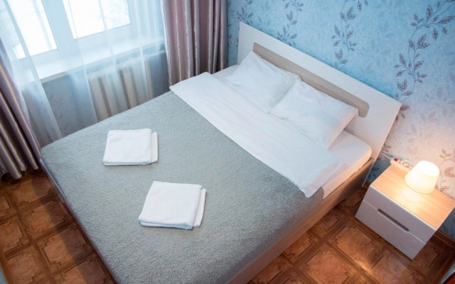 U DK Metallurgov. Barbaris two-room Apartments
