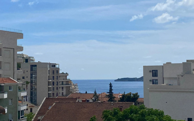 Coastal Two Bedroom Comfort Apartments
