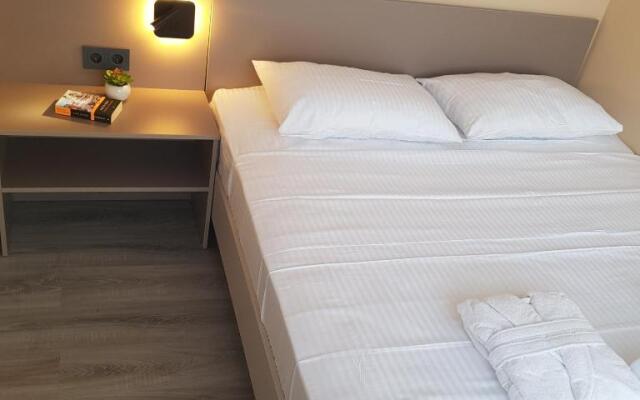 Chernyi Slon Hotel
