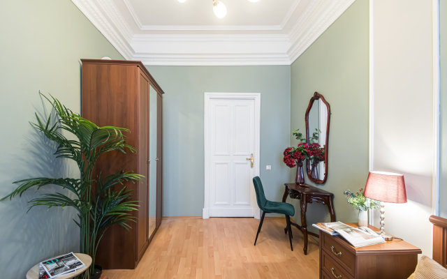 Квартира GM Apartments в Сталинской высотке