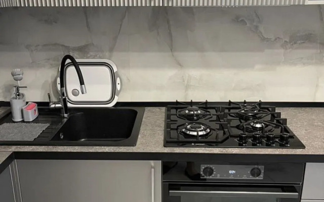 Novaya S Vidom Na Reku Flat