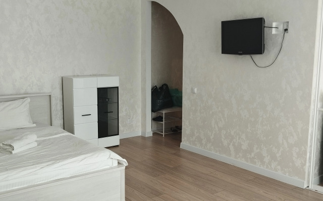 U Glavnoy Ploschadi Pobedy Flat