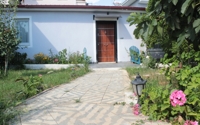 Aloanda House