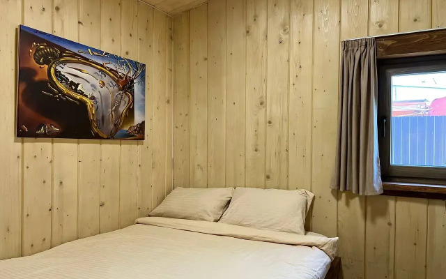 Шале с баней Дали