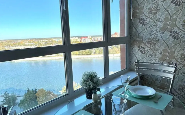 Apartamenty Sutki VIP c panoramnym vidom na reku na Urickogo 62