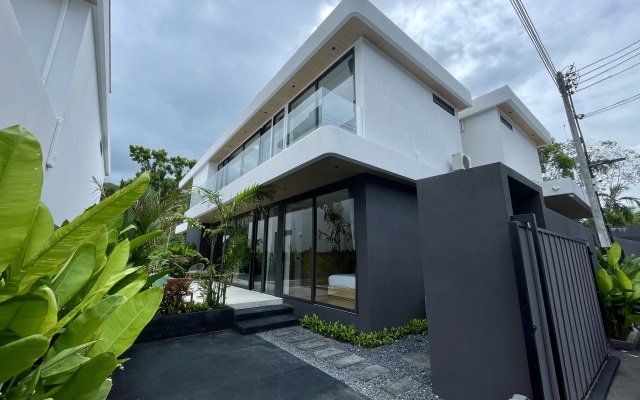 Grand Villa Aileen Villa