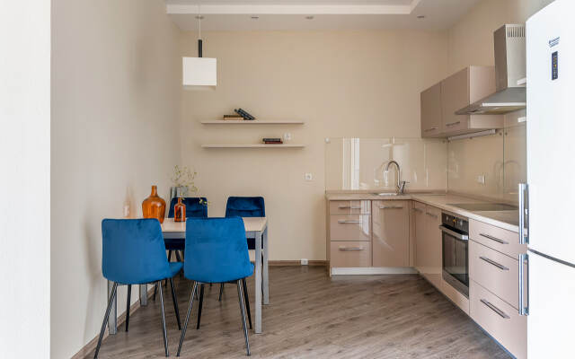 Apart Vl Na Naberezhnoy S Vidom Na More Apartments