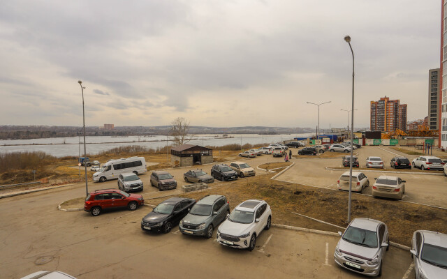 Апартаменты Двухкомнатная квартира на Верхней Набережной 165/1