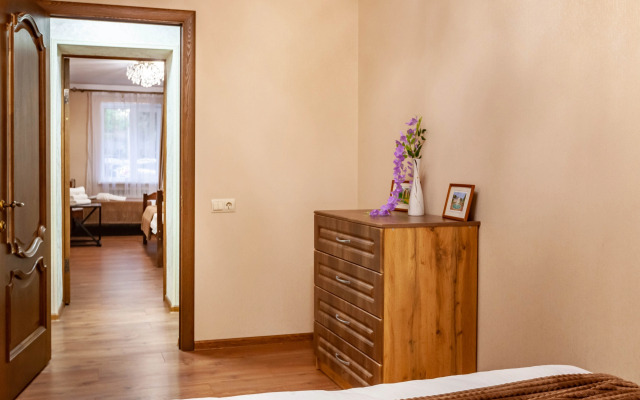 Квартира Уютная Трехкомнатная Квартира в Кисловодске