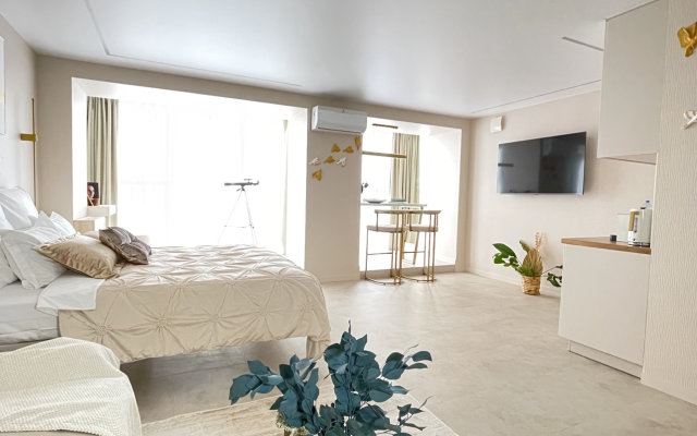 Vyshe Vsekh Flat