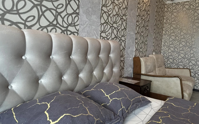 Tryokhkomnatnye Nebesnyy uyut Aparts Apartments