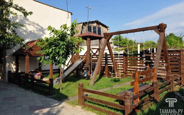 Na Sovetskoy Private House