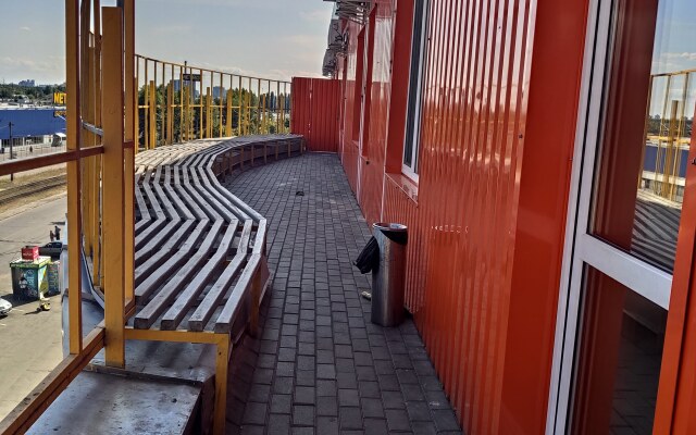 Bee Station Hotel