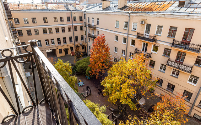 Квартира с балконом у Мариинского театра