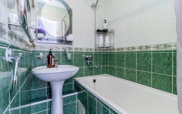 Dvukhkomnatnye V Rybnoy Derevne U Domika Smotritelya Apartments