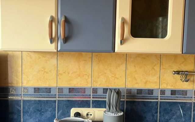 Na Kizhevatova 3-Bedroom Flat