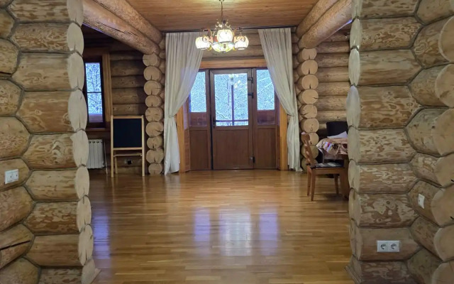 Частный дом Уница 300кв.м на первой линии озера Селигере