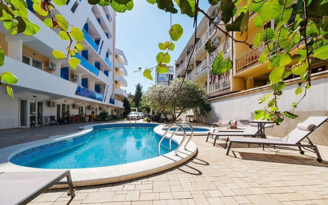 Na Ulitse 8 Marta 10 Apartments