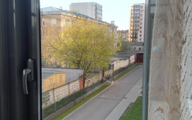 Na Dnepropetrovskoy Flat