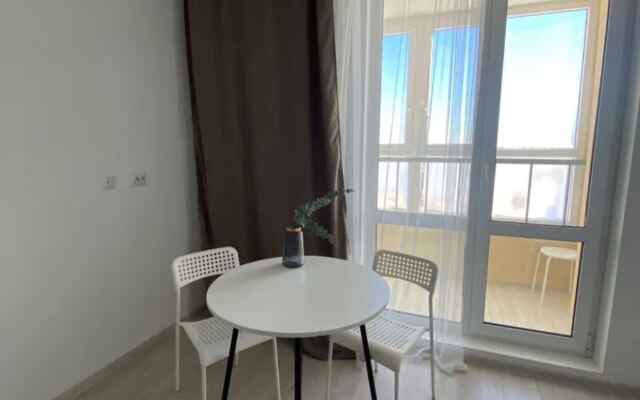Apartamenty 1 Komnatnye 2+2 V Tyumenskoy Slobode 15 Etazh Vidovye