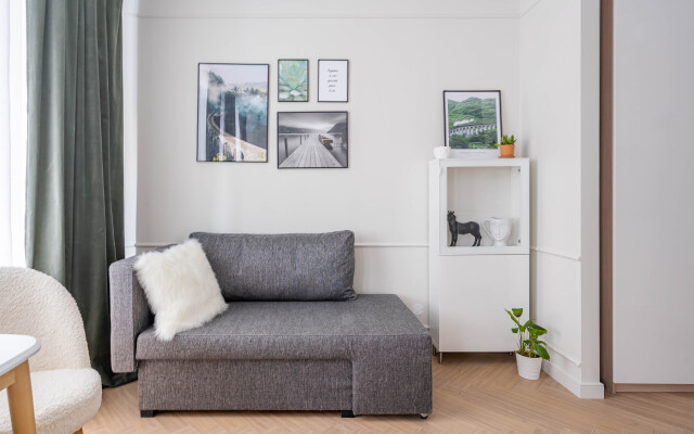Apartments Apricot Tree ArtLine 1