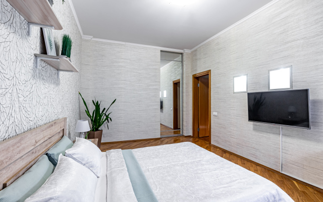 Nice Apartment Near Victory Square Metro Station Apartments
