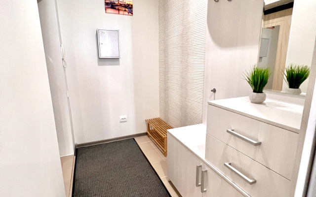 Uutnye Apartamenty v ZK Raduznyj Luks (ul. Solnecnaa 18)