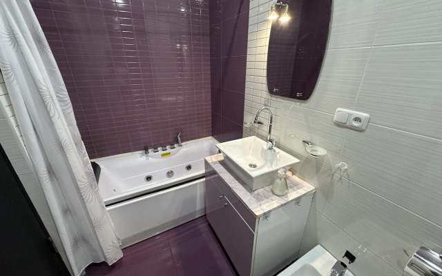 3-komn. ryadom s restoranom DIMOND, DI8210 Flat