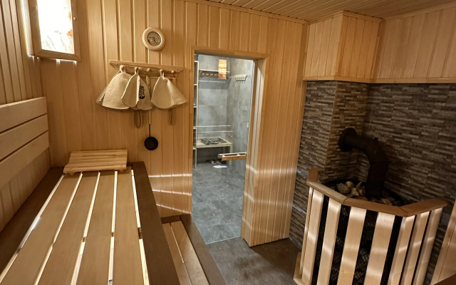 Tikhaya Gavan Private House